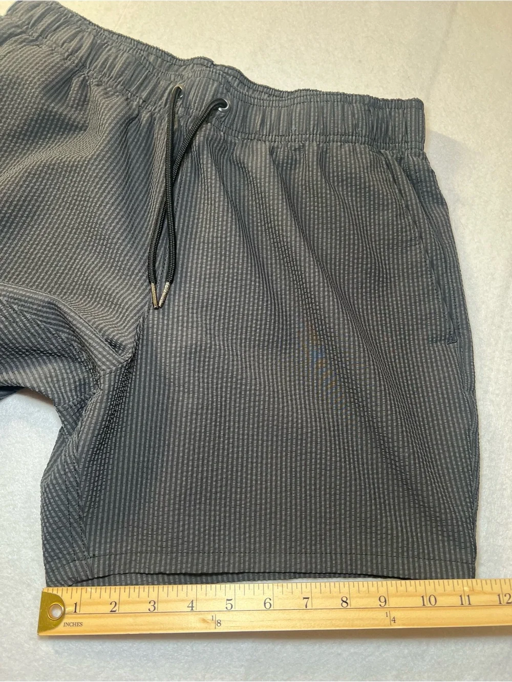 Hollister Men's Mid-Thigh Seersucker Volley Swim Shorts,Black/Dark Gray,L